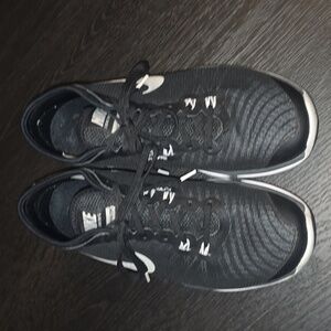 Women's Flex Supreme TR 4  Training Sneakers (SIZE 6.5)